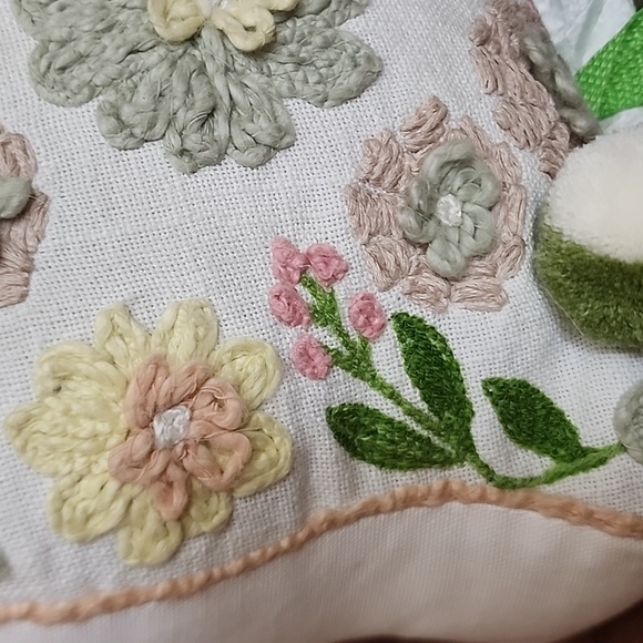 Rachael Ashwell Bunny Rabbit Embroidered Accent Throw Pillow 14 x 18 New - Picture 3 of 4